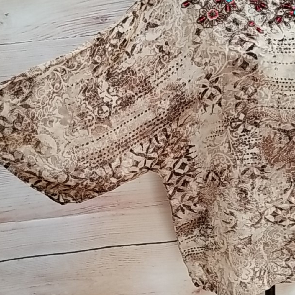 Chico’s Woman Top 100% Silk Sz 2 - Picture 3 of 13
